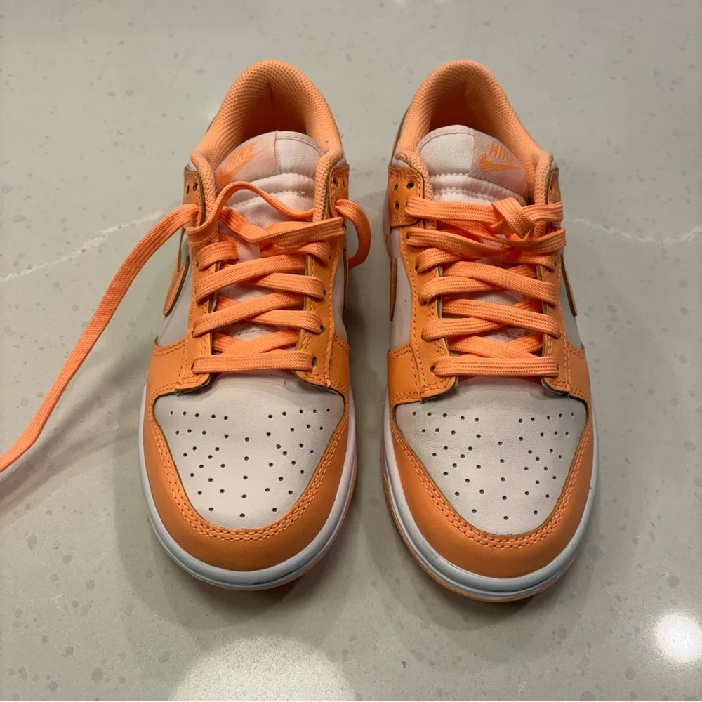 Nike Women’s Low-Top Dunk Sneakers in Orange Cream Peach Size 8 Brand New - Picture 2 of 8